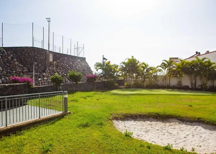 דירה 2 Bedrooms In Magnolia Golf Resort, La Caleta אדחה