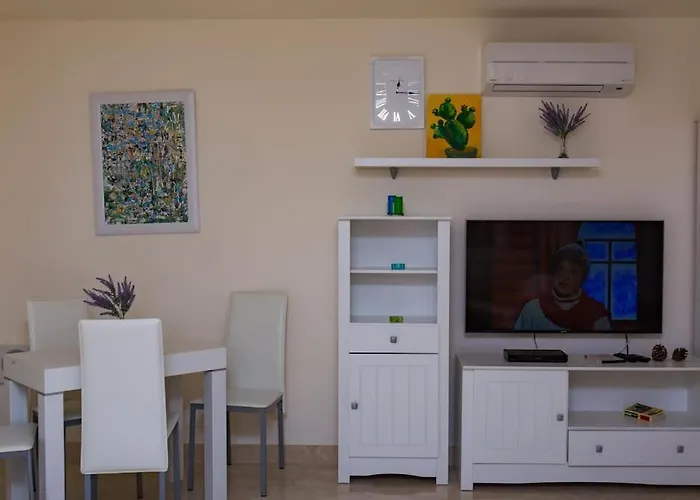 דירה 2 Bedrooms In Magnolia Golf Resort, La Caleta אדחה