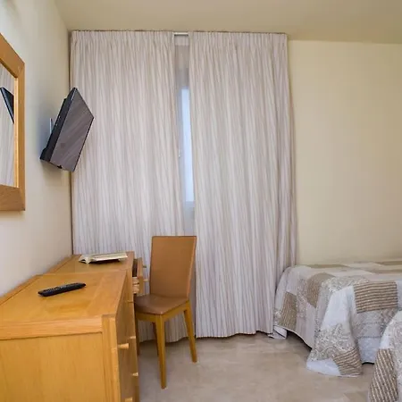 2 Bedrooms In Magnolia Golf Resort, La Caleta Апартаменты Адехе